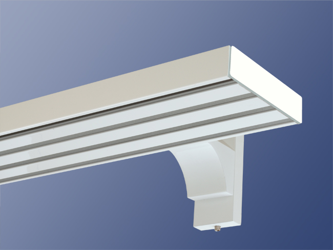 Gardienenschiene-mit-Wandtraeger-weiss Gardinen-/ Flächenvorhangschiene mit Wandträger 4-lfg.