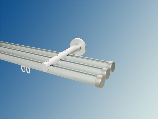 1572_0 Gardinenstange Innenlaufsystem Silber Kappe 3lfg.