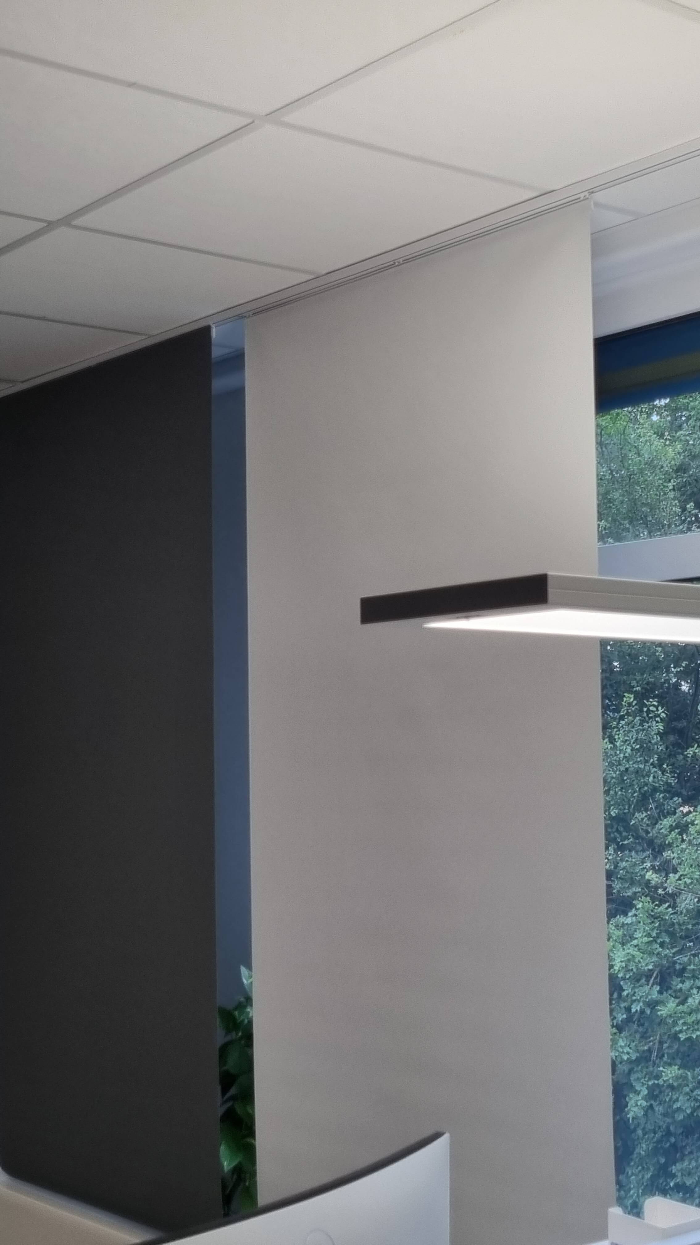 Screen Flächenvorhang Sichtschutz für Büro 