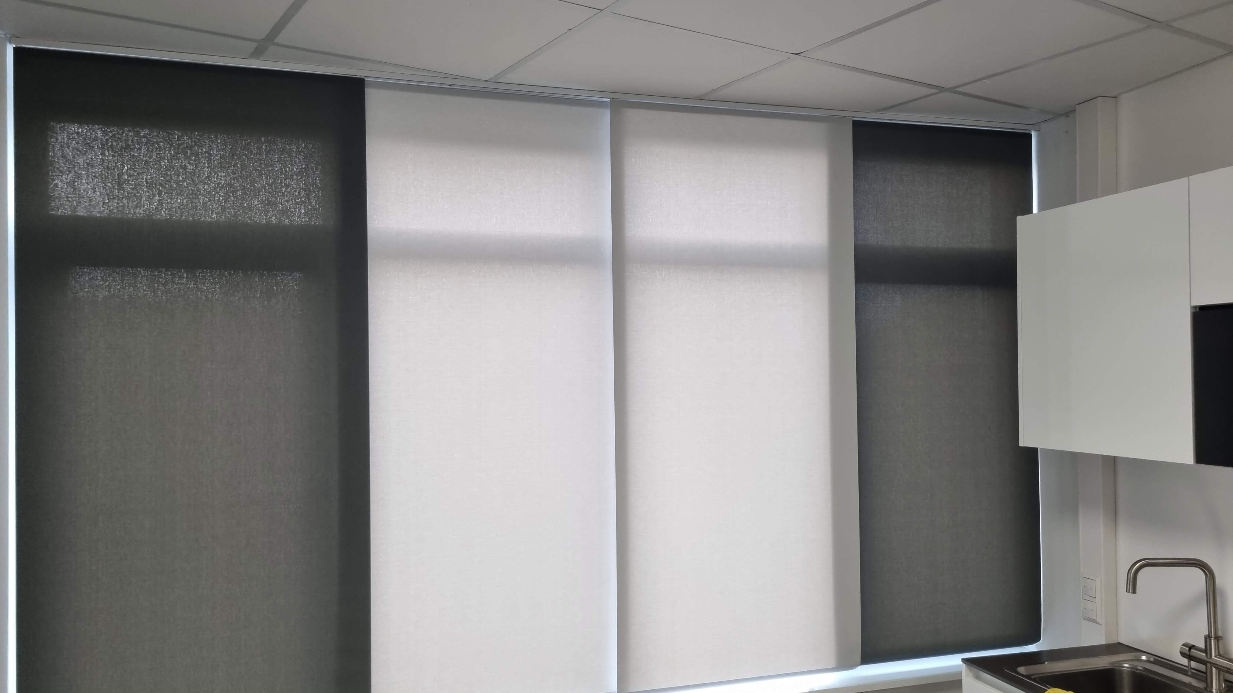 Moderner Flächenvorhang nach Maß