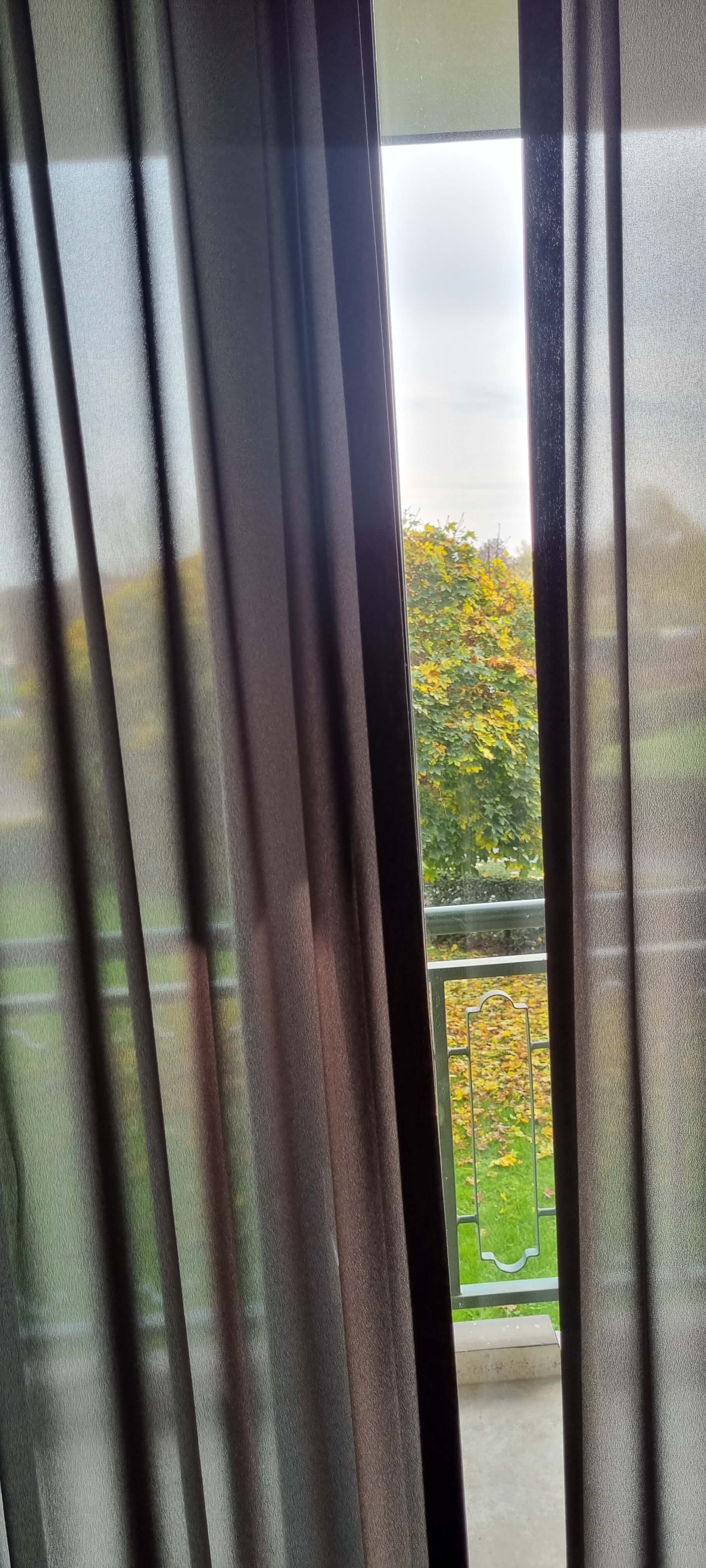 20221101_100156 Gardine halbtransparent nach Maß in der Farbe schwarz
